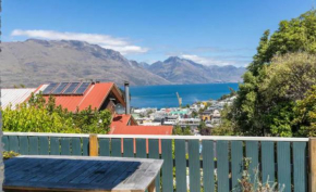 Fantastic Views, Close to Town 2 Bedroom Apartment